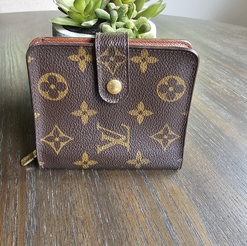 Louis Vuitton zip wallet.  Authentic. Vintage.